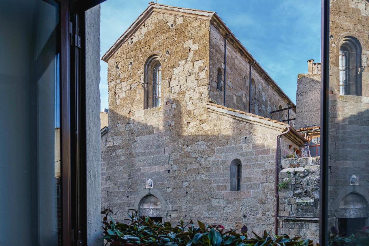 Appartamento Piazza Santa Maria Nuova Viterbo Luaran gambar