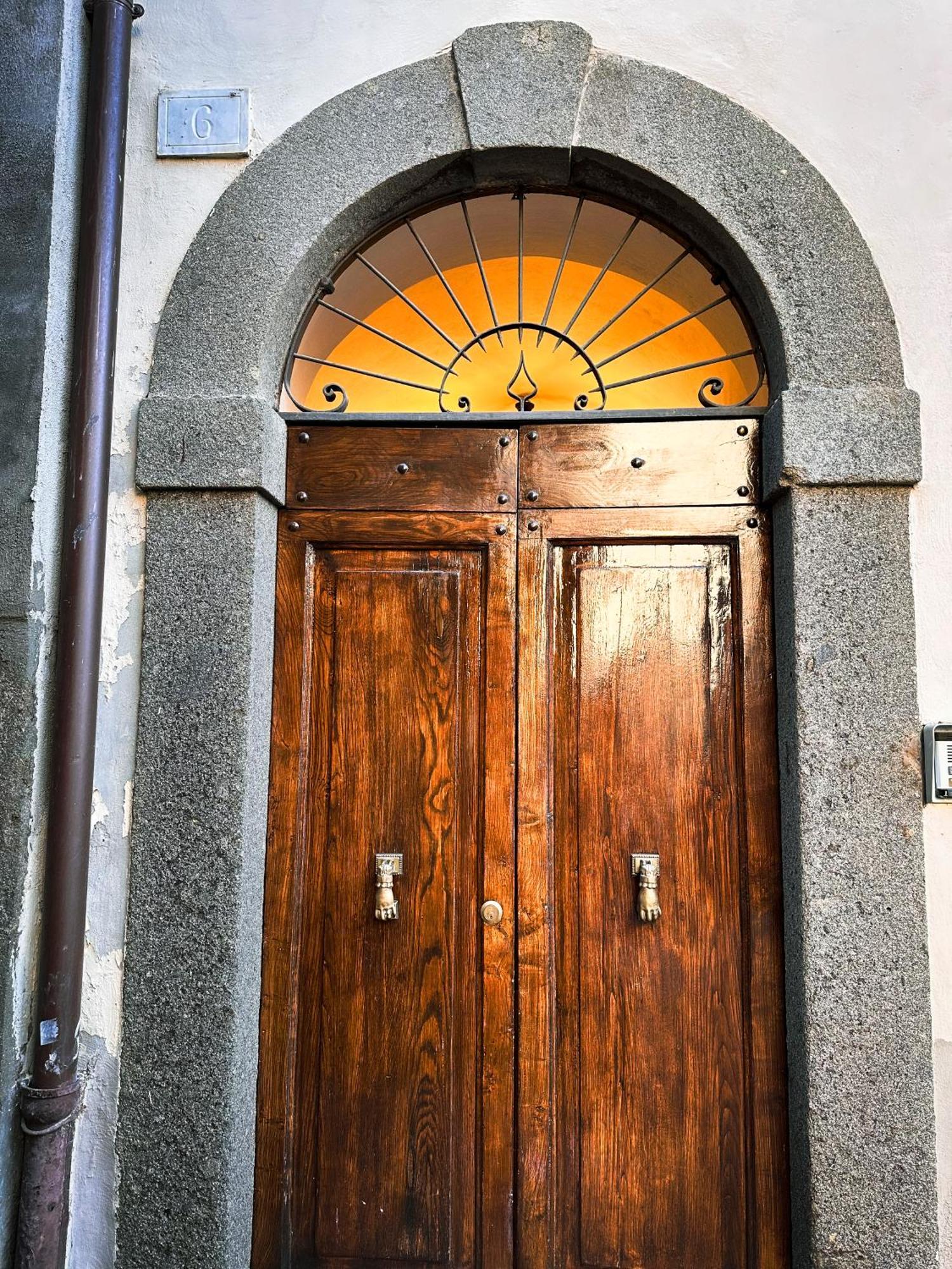 Appartamento Piazza Santa Maria Nuova Viterbo Luaran gambar